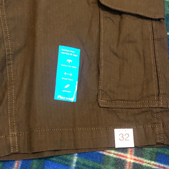 NWT Sonoma men’s cargo short - Picture 2 of 6